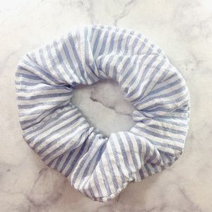 Homemade Striped Scrunchie/Blue&White (NEW)